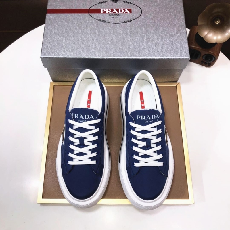Pra*a casual shoes